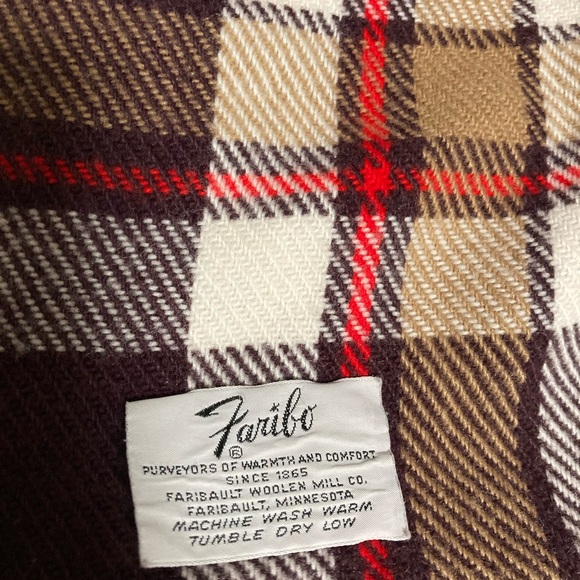 Faribo throw or Shaw Ruana - Picture 9 of 10